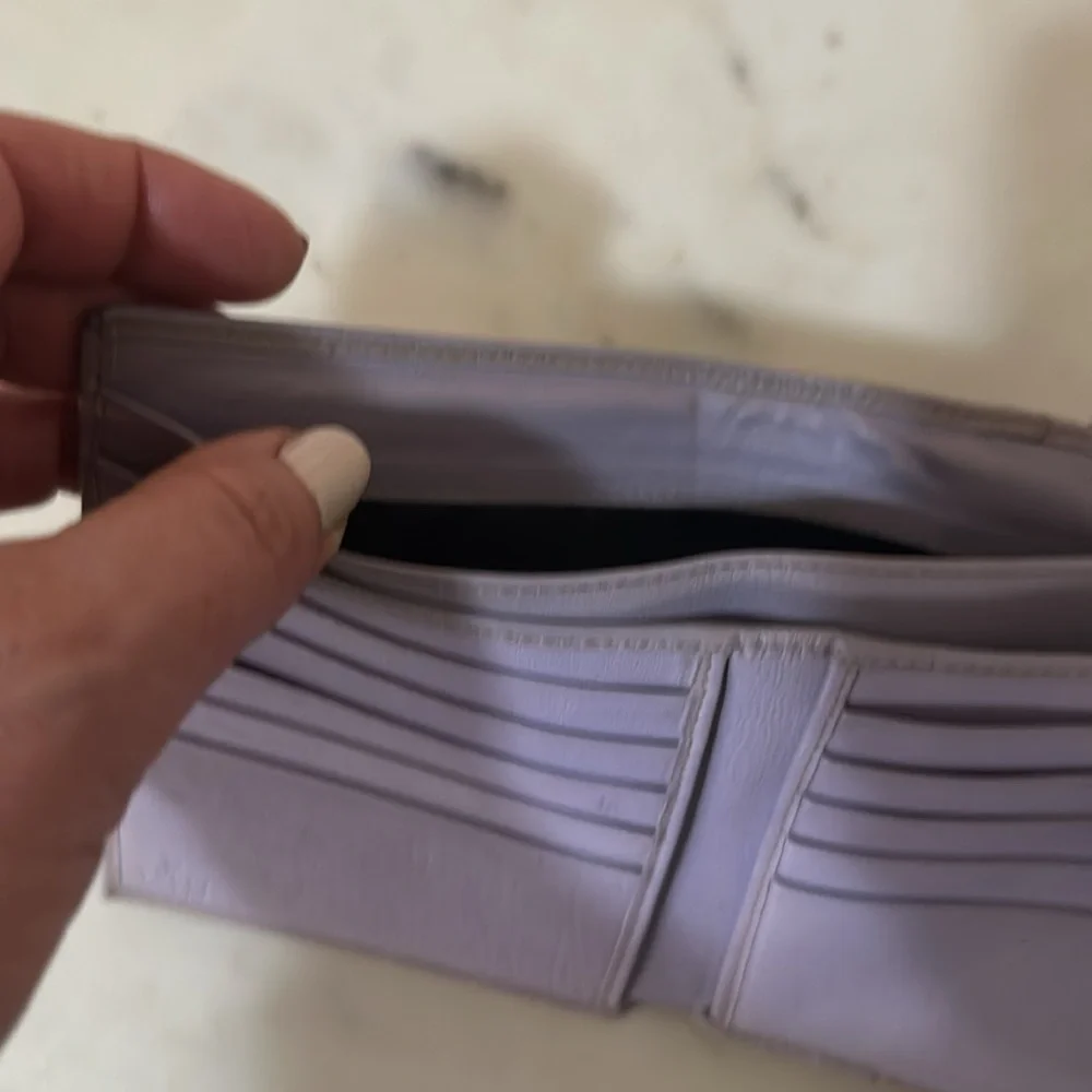 Gucci Lilac Trim Wallet - Picture 11 of 14